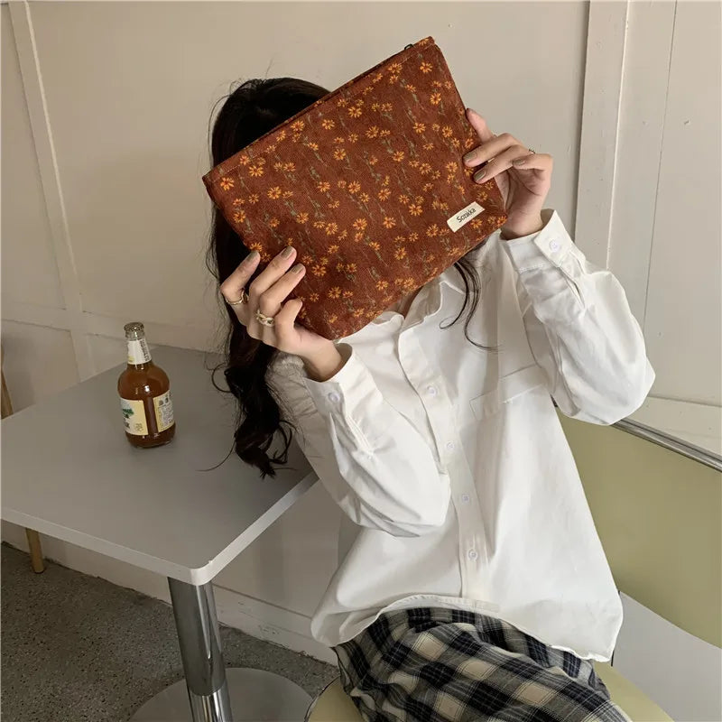 حقيبة مستحضرات تجميل نسائية، حقيبة مكياج مزخرفة بالورود، حقيبة مستحضرات تجميل مطرزة على الطراز الكوري، حقيبة أدوات الزينة للسفر، حقيبة مستحضرات تجميل من قماش مخملي