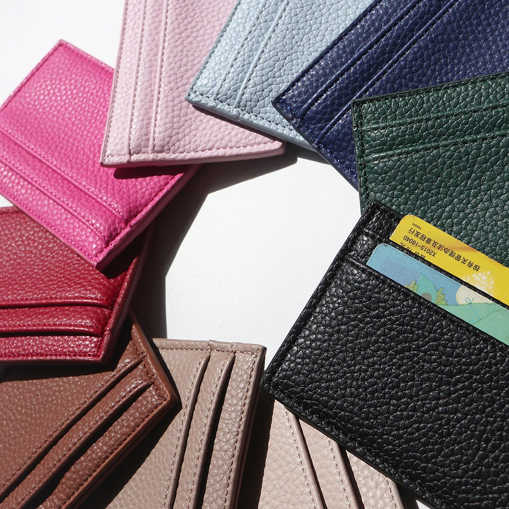 محفظة بطاقات رفيعة مخصصة من جلد البولي يوريثان محفور عليها الأحرف الأولى بتصميم فاخر وحقيبة بطاقات شخصية للنساء والرجال ومحفظة عملات معدنية للبيع بالجملة