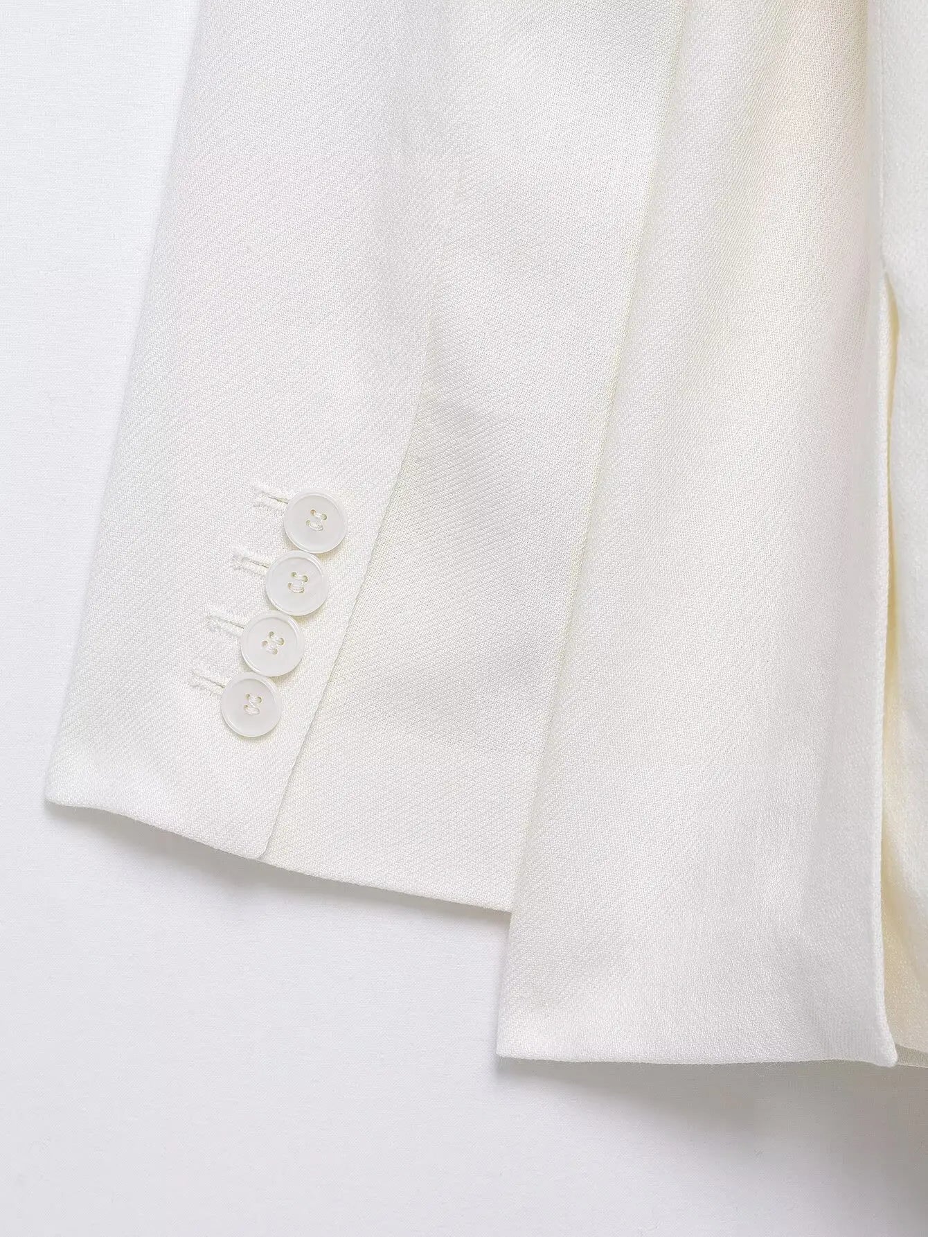 طقم نسائي ربيعي أنيق من HH، يتكون من سترة بيضاء بياقة مطوية وأكمام طويلة وأربطة + بنطلون طويل بسحاب وخصر مرتفع.