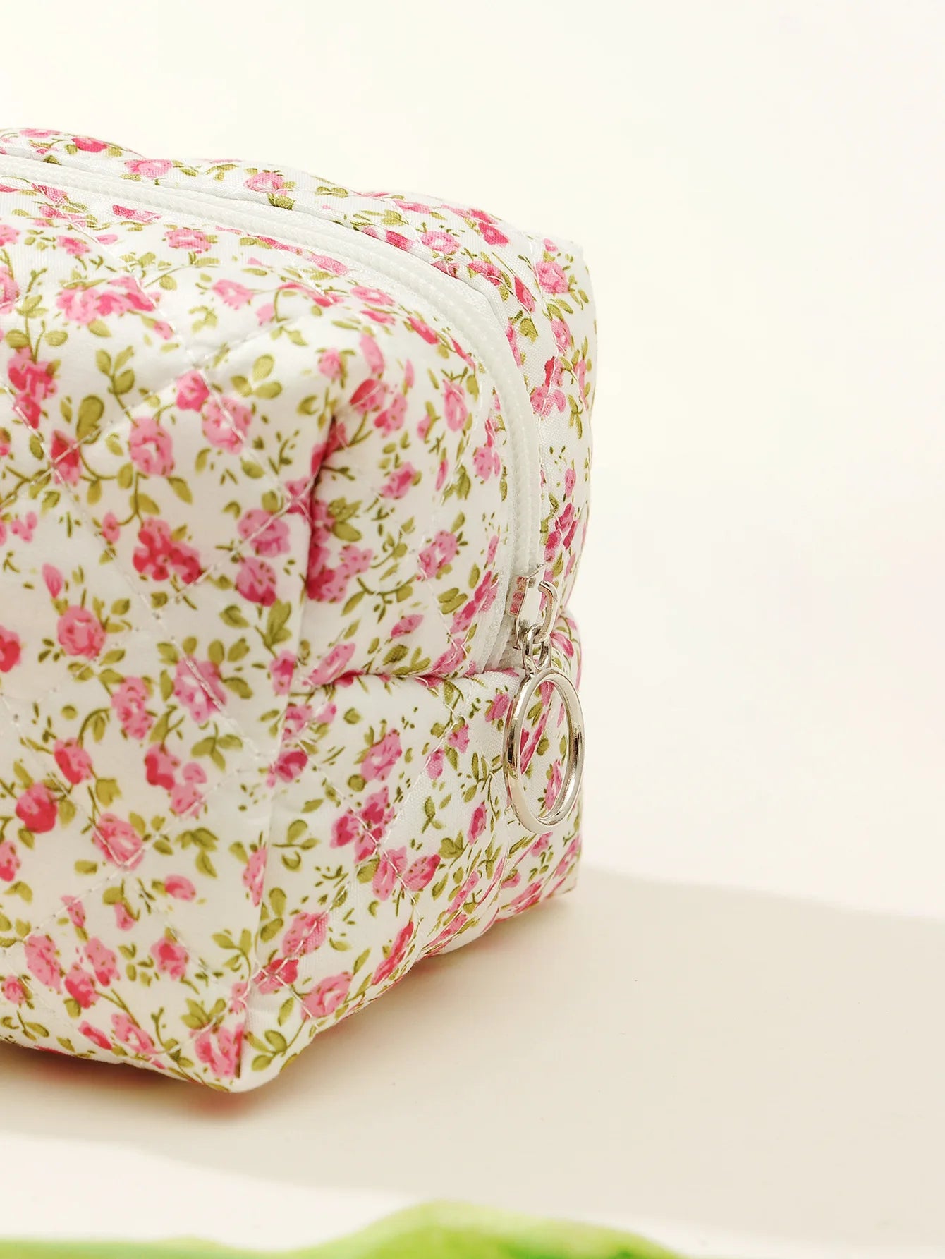 حقيبة مكياج مزينة بالزهور مخصصة لوصيفة العروس، حقيبة مستحضرات تجميل مطرزة باسم مخصص، هدية عيد ميلاد للفتاة، هدية عيد الميلاد