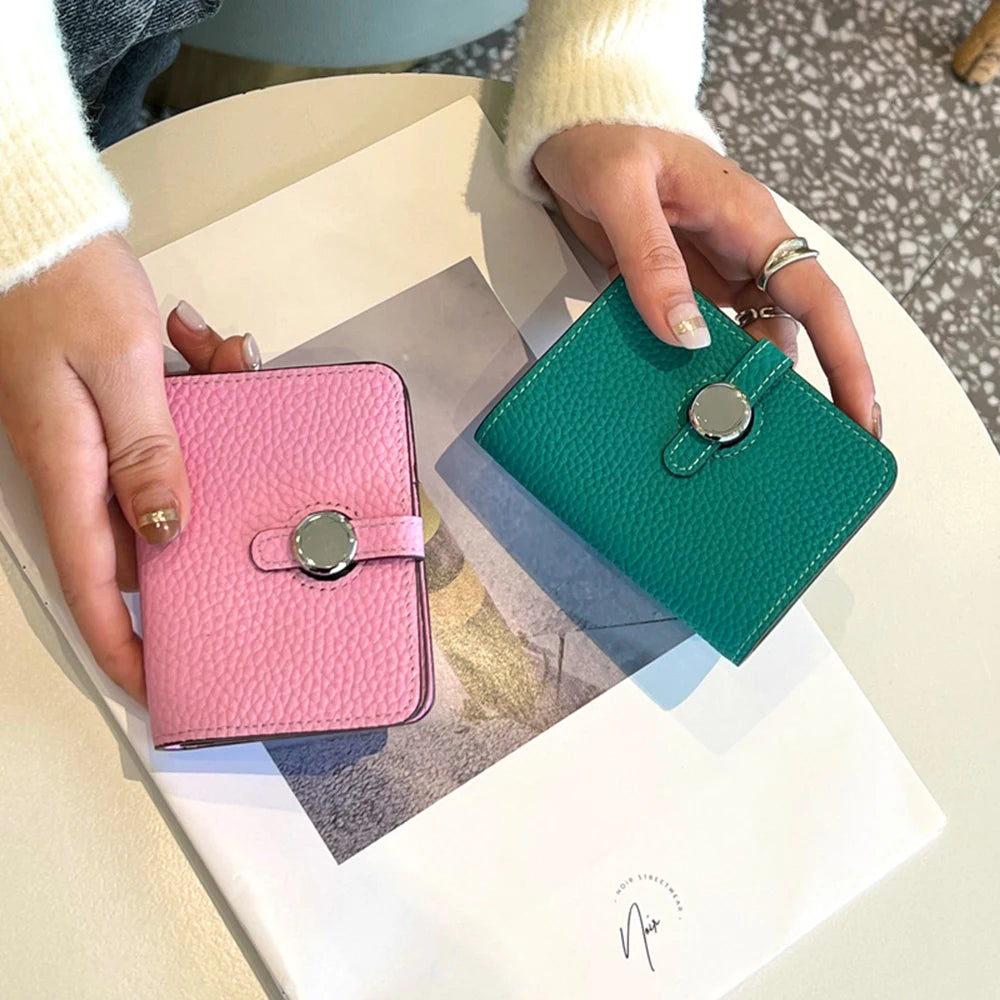 محفظة نقود من الجلد الأصلي للنساء والرجال بتصميم فاخر، حقيبة بطاقات ائتمان قابلة للطي، حروف مخصصة، حقيبة نقود صلبة، محفظة صغيرة