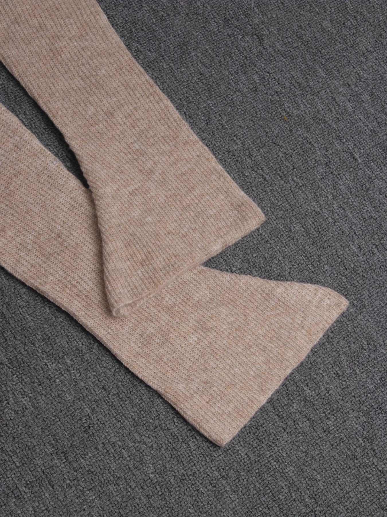 فستان نسائي: كارديجان محبوك رفيع عالي الجودة بفتحة رقبة على شكل حرف V، فستان طويل محبوك متوسط ​​الطول بلون واحد للنساء، سترة واقية من الرياح