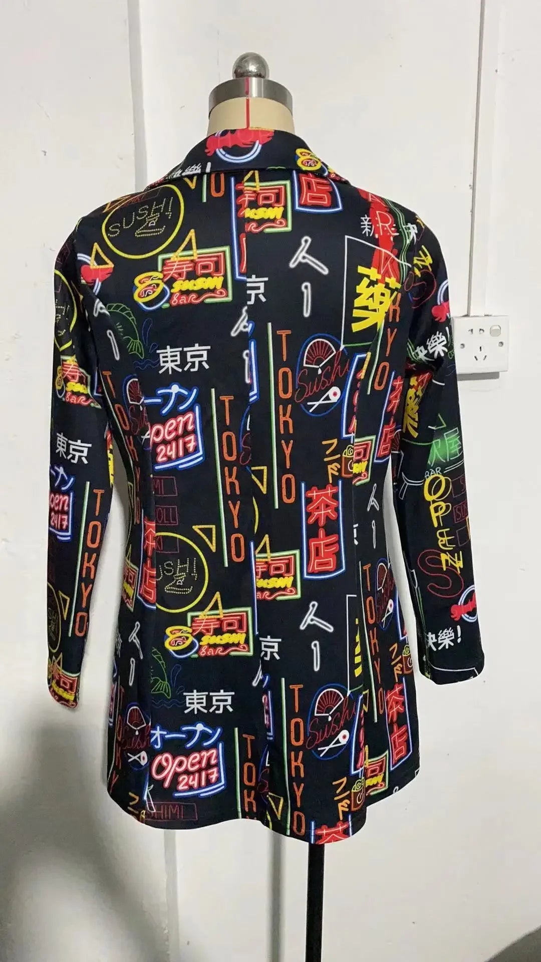 ملابس نسائية خريف 2025 أزياء الملكة مطبوعة بقصة ضيقة غير رسمية وياقة وأكمام طويلة وسترة متوسطة الطول بدلة صغيرة