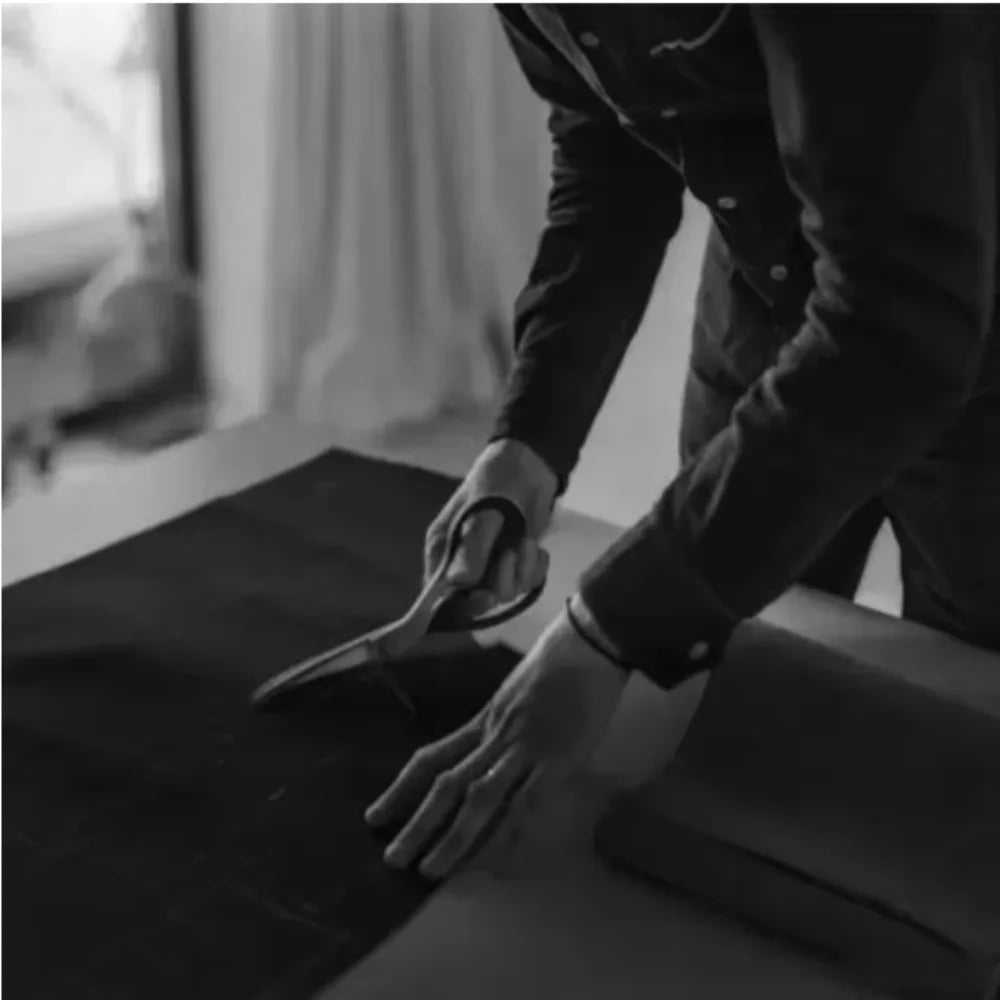 بدلات رجالية 2025 قطعة واحدة أنيقة مخططة باللون الأزرق الداكن بصدر واحد للرجال لحفلات الزفاف والحفلات الراقصة، بليزر رجالي فقط، بدلات ضيقة، بدلة رسمية