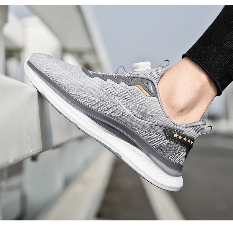 Men's Outdoor Running Shoes with Shock Absorption, Lightweight, Breathable, and Suitable for Casual Sports Activities.