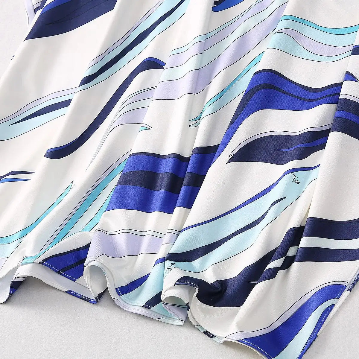 ملابس نسائية أنيقة فستان رداء كاجوال مريح قابل للتنفس طويل فيستدوس عصري فضفاض برقبة مستديرة فستان مطبوع جديد