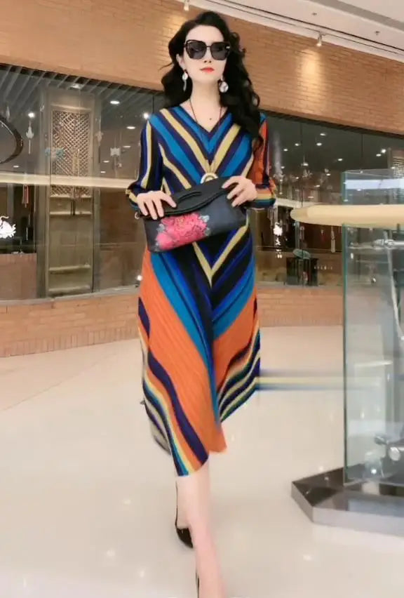 Fashion Printed Women 2025 Spring New V-neck Temperament Long Dress SwiftNest