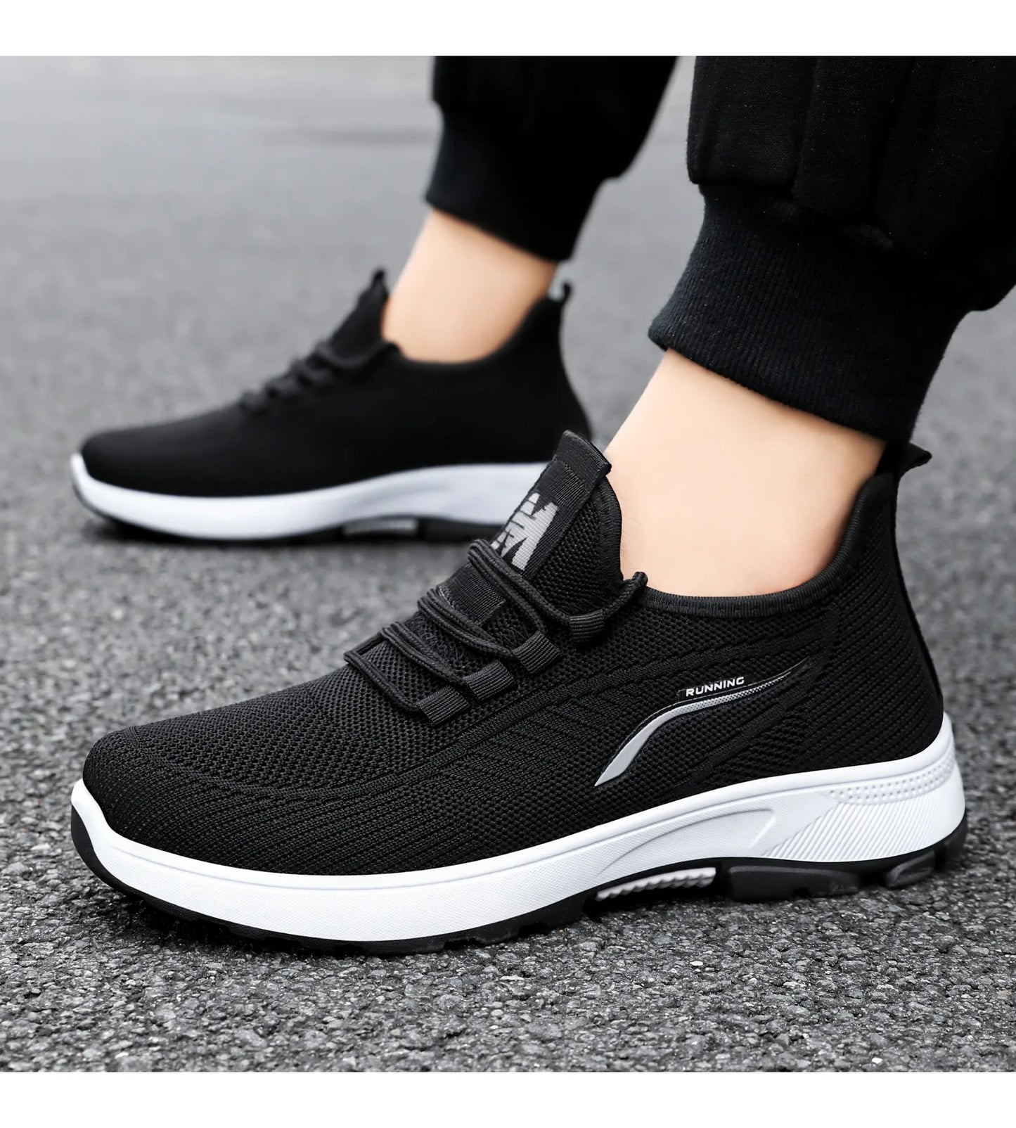 The new thick-soled comfortable running shoes and shallow-mouthed breathable mesh shoes are versatile for outdoor use