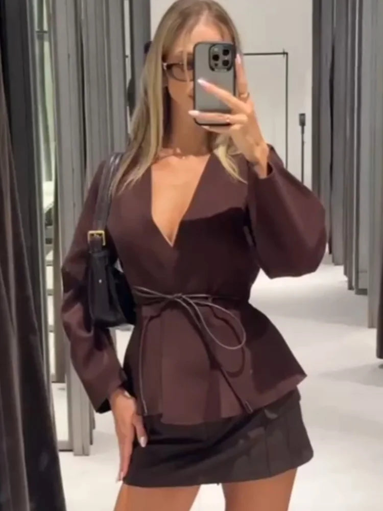 سترة نسائية أنيقة من HH برقبة على شكل حرف V وحزام مزخرف بنمط خريفي غير رسمي بأكمام طويلة محبوكة عصرية