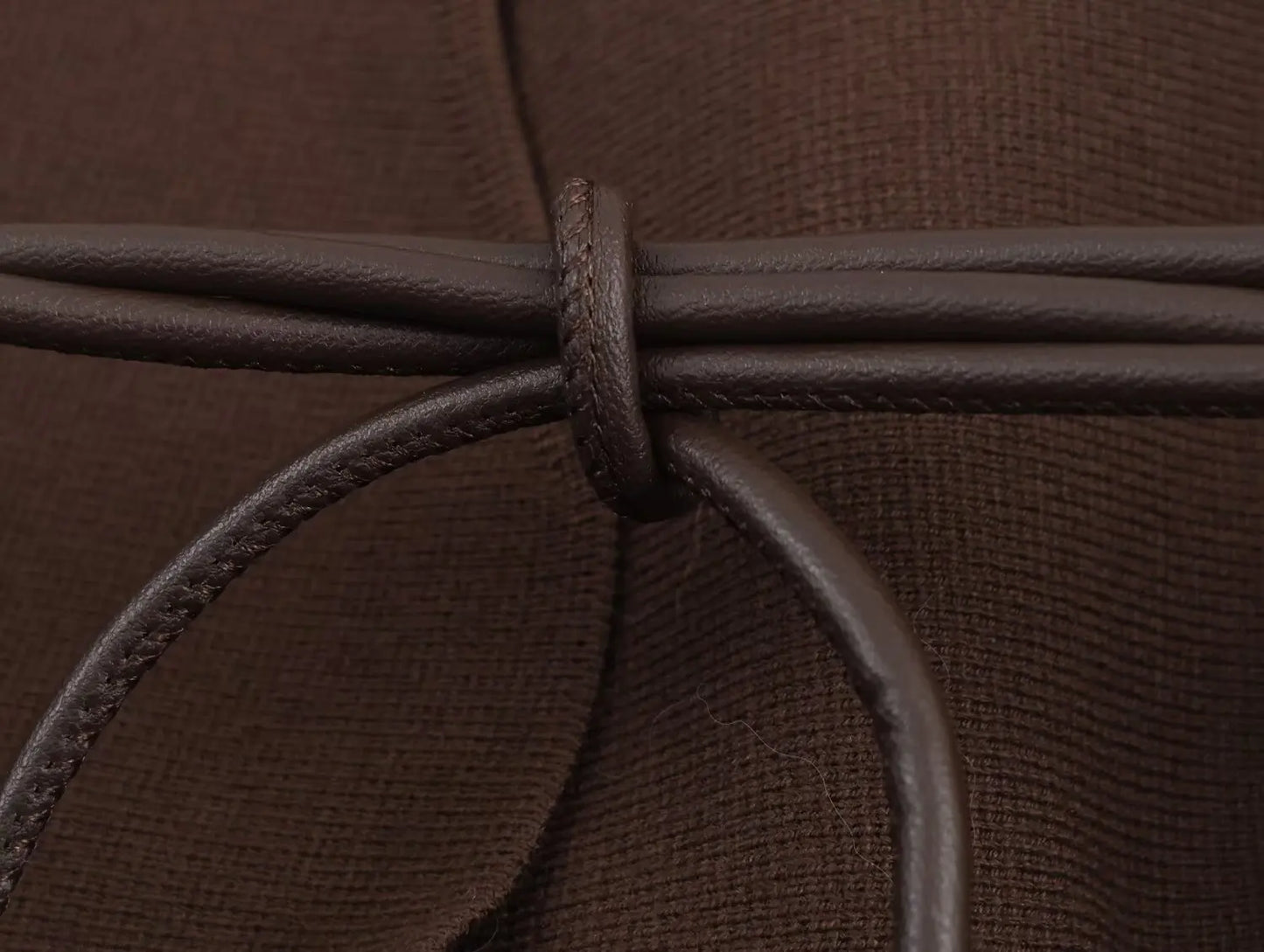 سترة نسائية أنيقة من HH برقبة على شكل حرف V وحزام مزخرف بنمط خريفي غير رسمي بأكمام طويلة محبوكة عصرية