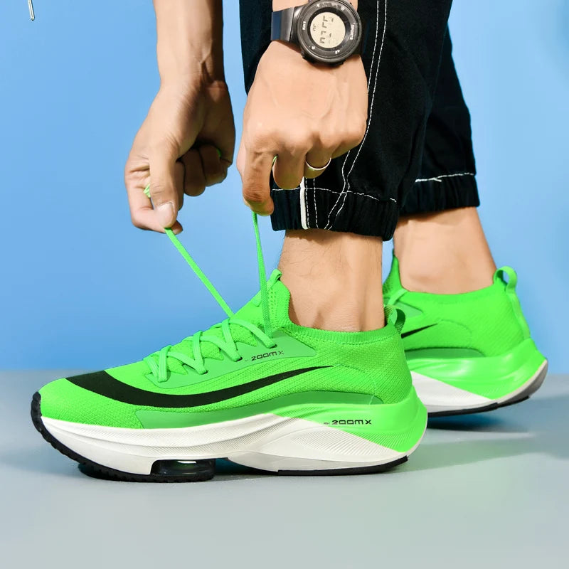 Fashionable, lightweight and breathable running shoes, trendy for outdoor sports, suitable for both men and women