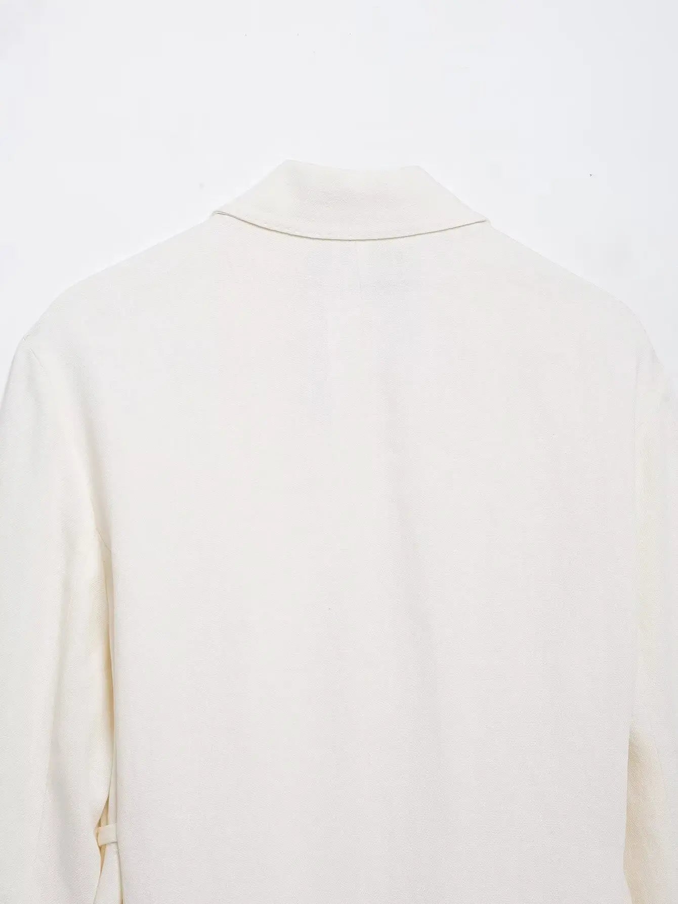 طقم نسائي ربيعي أنيق من HH، يتكون من سترة بيضاء بياقة مطوية وأكمام طويلة وأربطة + بنطلون طويل بسحاب وخصر مرتفع.