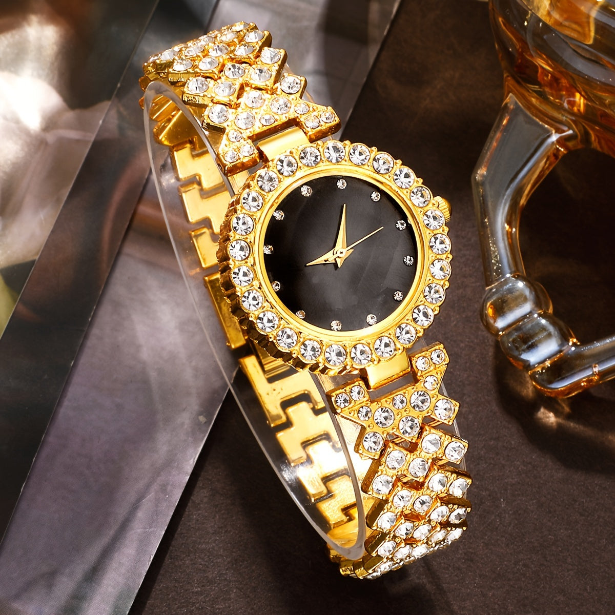 طقم أنيق من 5 قطع من الساعات والمجوهرات النسائية - ساعات كوارتز كلاسيكية بسوار من الجلد الصناعي مع لمسات من الكريستال، وعلبة من سبائك الزنك